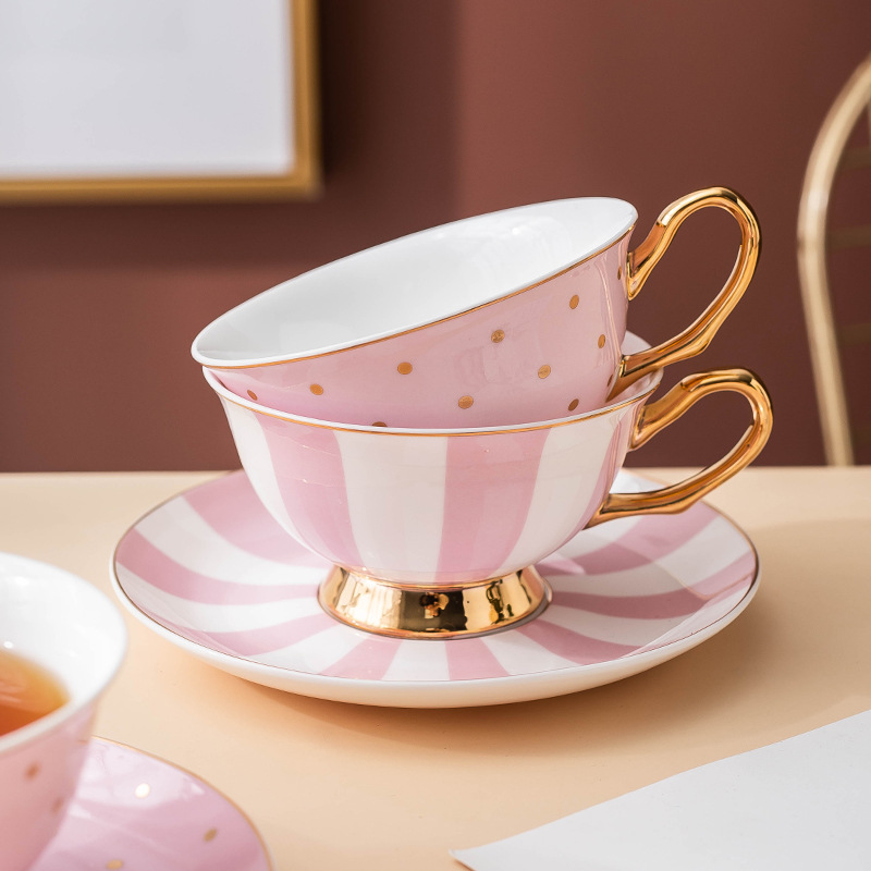 Ceramic Pink Coffee Mugs with  - Bistro Table Set recension och pris