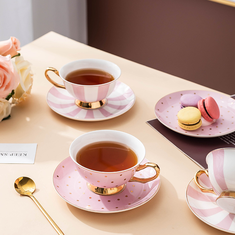 Ceramic Pink Coffee Mugs with  - Bistro Table Set recension och pris